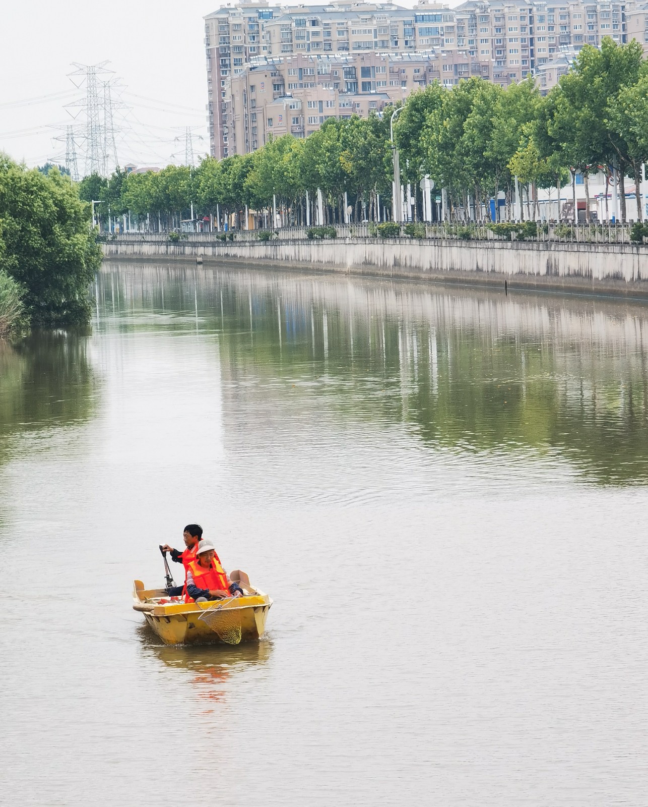 3.刘陈河巡河保洁.jpg